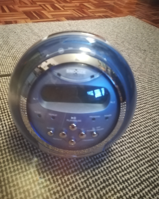 Sveglia con proiettore e lettore cd