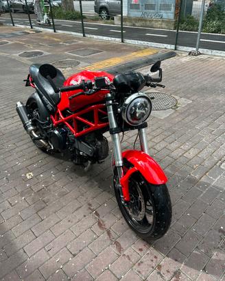 Ducati Monster 695