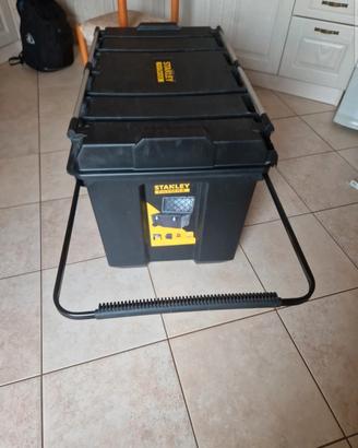 Baule Stanley  Fatmax con ruote 240 litri 