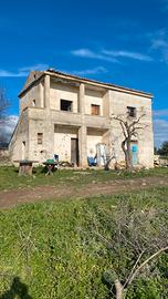 Masseria rurale a pochi metri dal mare