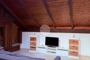 MONOLOCALE A VALENZA