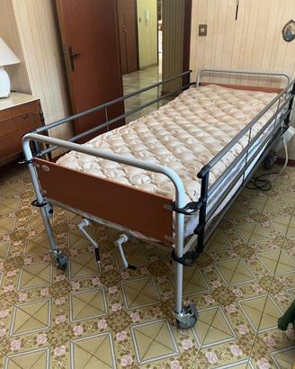 Letto con barre laterali anticaduta e