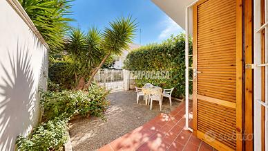 CASA INDIPENDENTE A SAN CATALDO CON DOPPIO GIARDIN