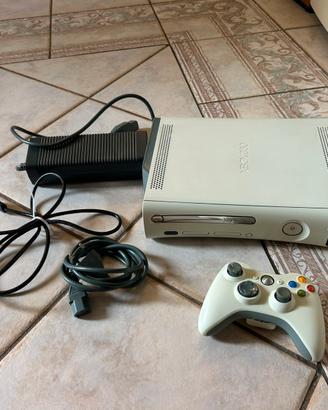 Xbox 360 completa- Per ricambi o riparazione