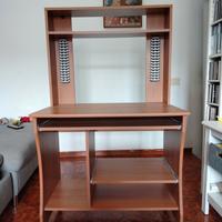 scrivania per computer fisso 