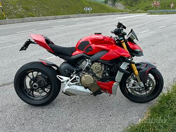 Ducati Streetfighter V4S