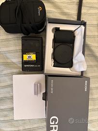 RICOH GR IV PRATICAMENTE NUOVA + ACCESSORI