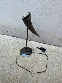 Lampada da tavolo Flos Ara nera