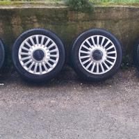 Cerchi in lega fiat 500 con gomme 
