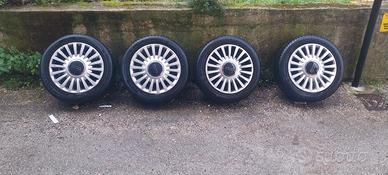 Cerchi in lega fiat 500 con gomme 