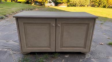 Mobile basso a due ante stile shabby
