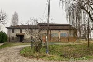 Cascina indipendente Viarolo