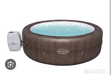 piscina gonfiabile con idromassaggio riscaldato