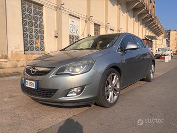 Opel astra j