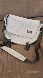 Borsa/tracolla uomo Eastpak grigio chiaro