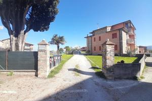 3 LOCALI A MONTECASTRILLI