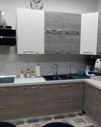 cucina 3.80 mt x 166 