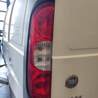 Fanale posteriore sinistro FIAT DOBLO del 2007