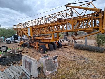 Gru per cantiere edile