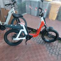 bici elettrica  fantic issimo 