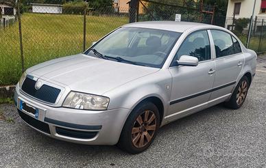 SKODA SUPERB 1.9 TD 130 CV DEL 2004