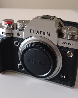 Fujifilm X - T4 Silver + accessori -20000 scatti