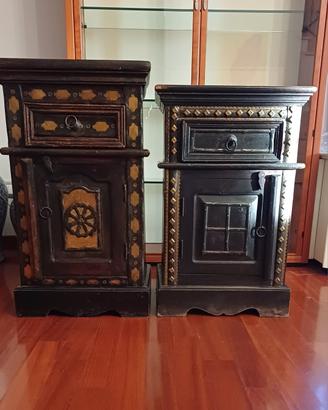 comodini  rustici in legno massello