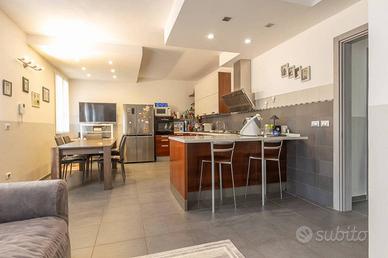 Appartamento di 166 m² con 4 locali a Castel Bolog