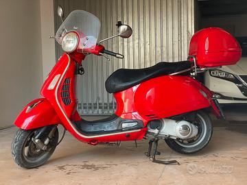 Piaggio Vespa 250 GTS