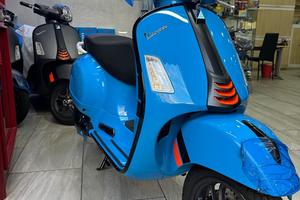 Piaggio Vespa 300 GTS hpe 310 super sport pronta c