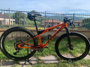 Trek SUPERCALIBER 9.8 xt full carbon taglia M/L