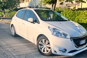 Peugeot 208 2012