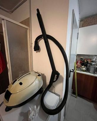 Sanificatore a vapore e spratore