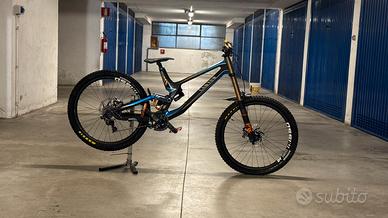 Canyon Sender CF Downhill Carbonio - Taglia M