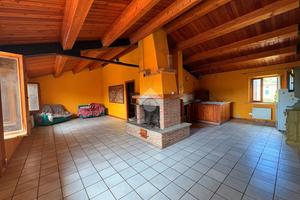 CASA SEMINDIPENDENTE A FABRIANO