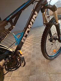 B’twin rockrider 500s da revisionare. È stata ferm