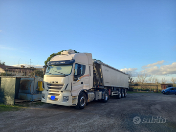 IVECO STRALIS con semirimorchio