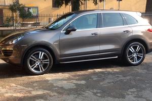 Cayenne 3.0 Diesel gommata a giugno 2025