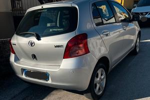 Toyota Yaris 1.3 benzina