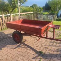 Rimorchio agricolo ribaltabile