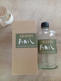 Bottiglia vuota di Akashi Whisky 