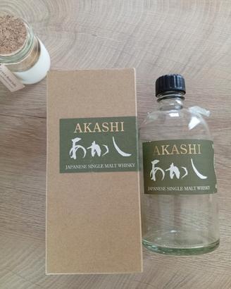 Bottiglia vuota di Akashi Whisky 
