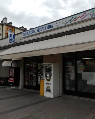Attività / Licenza di 64 m² con 2 locali a Cesena