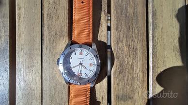 Orologio da uomo custom assemblato a mano