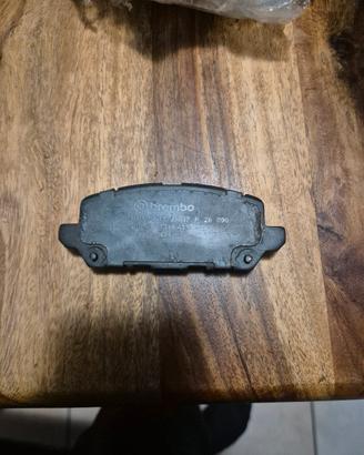 4 pastiglie Brembo,filtro olio,4litri olio Honda,