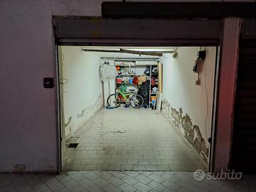 garage/ box
