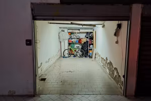 garage/ box