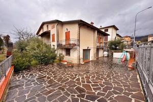 CASA SEMINDIPENDENTE A GUALDO TADINO