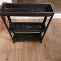 carrello nero con ruote