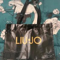Busta shopper Liu Jo